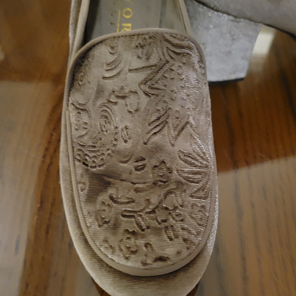 New York Transit Shimmering Tan Velvet Heels - Picture 2 of 5